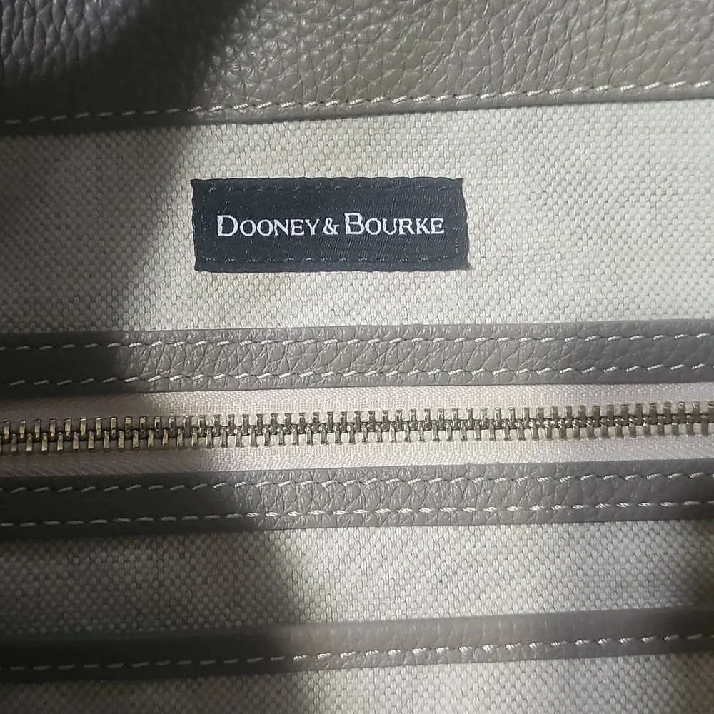 Dooney And Bourke Elegant Women's Bag NWOT